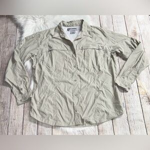 Columbia Omni Dry Titanium Women’s Khaki Button Up Size XL
